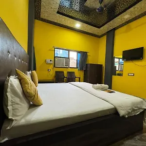 Cookies Hostal Varanasi