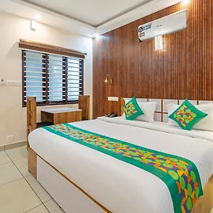 3* Hotel Treebo Thoduvas Star Plaza Cochin Airport